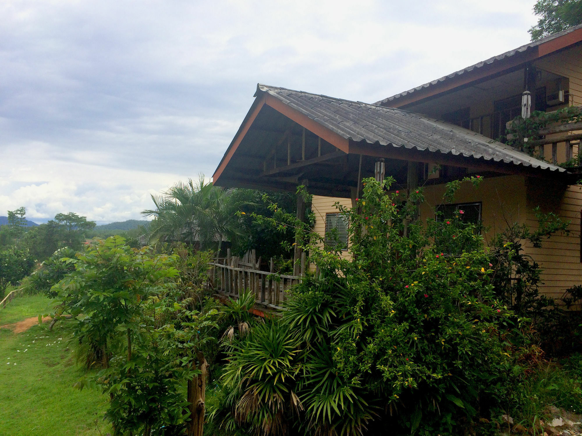 Tony Guesthouse Pai Exterior photo
