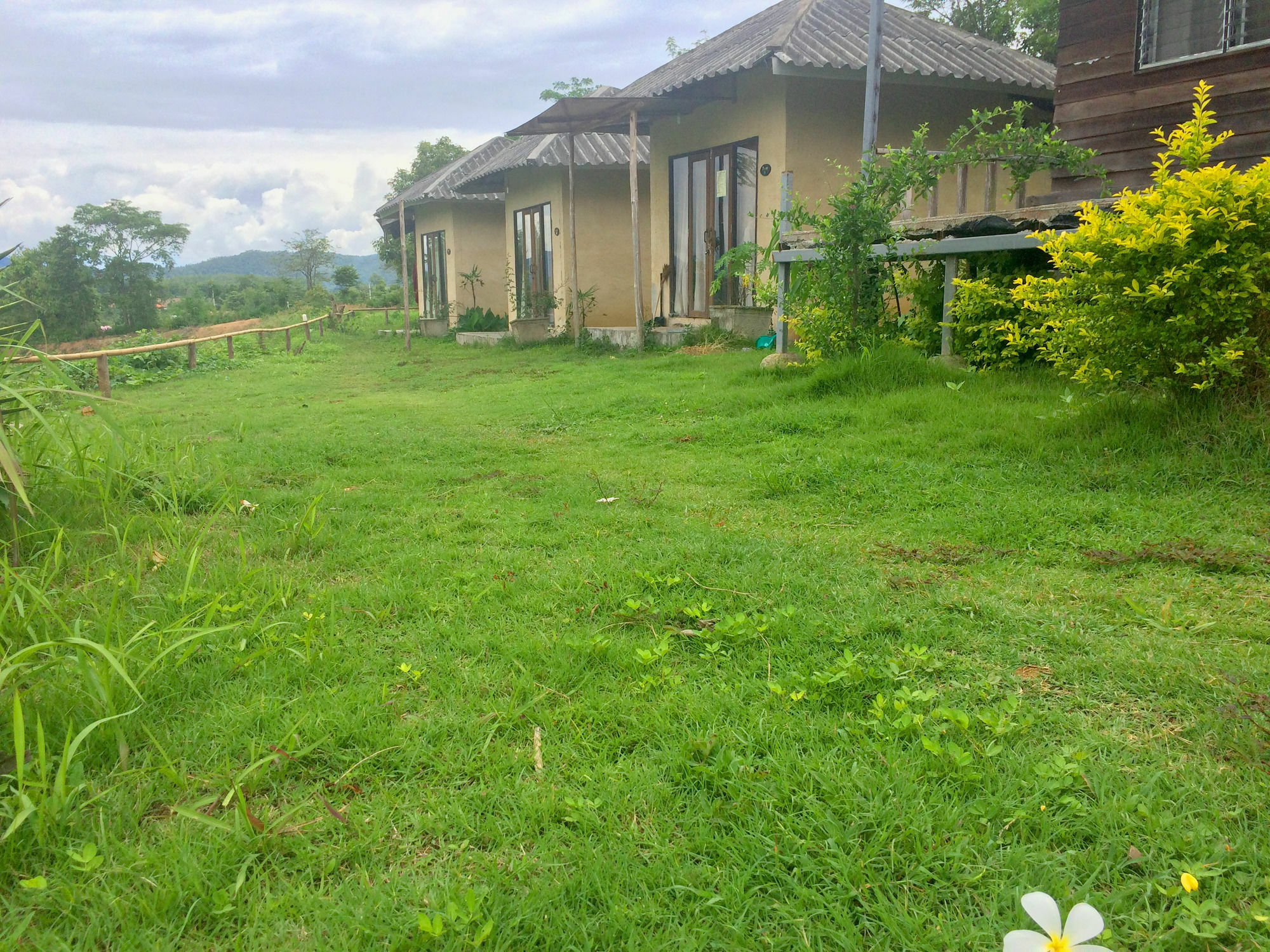 Tony Guesthouse Pai Exterior photo